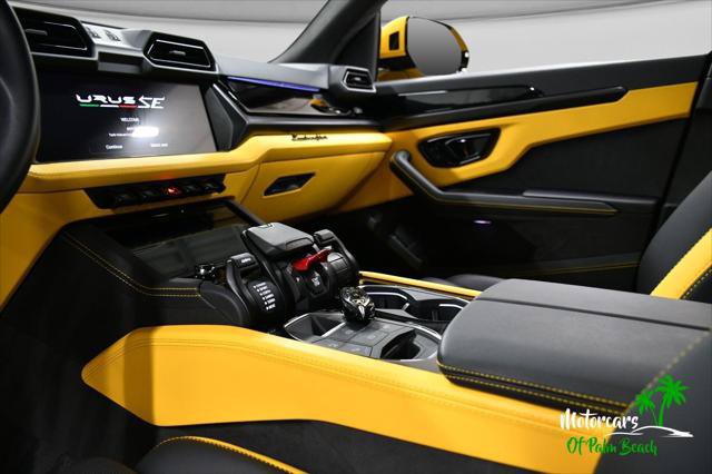 Used 2025 Lamborghini Urus SE AWD/4WD image 34