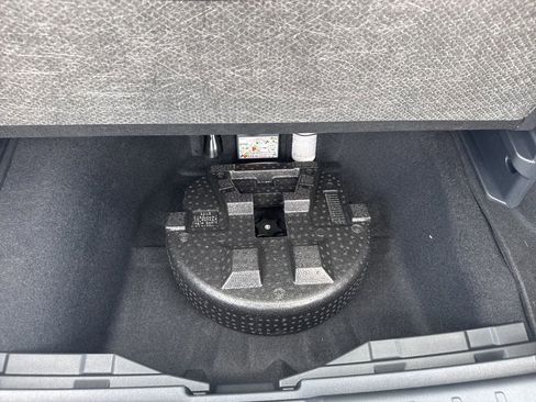 New 2026 Nissan Kicks SR w/ SR Premium Package FWD image 18