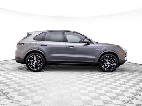 New 2026 Porsche Cayenne E-Hybrid AWD/4WD image 7