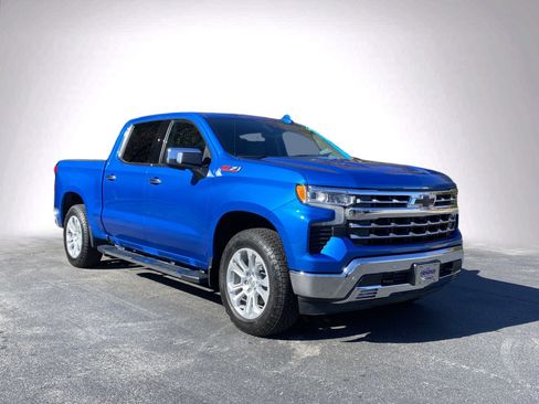 Used 2022 Chevrolet Silverado 1500 LTZ w/ LTZ Premium Package image 2