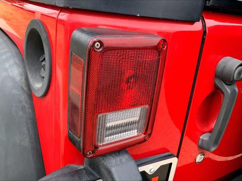 Used 2010 Jeep Wrangler Unlimited Rubicon w/ Trailer Tow Group AWD/4WD image 29