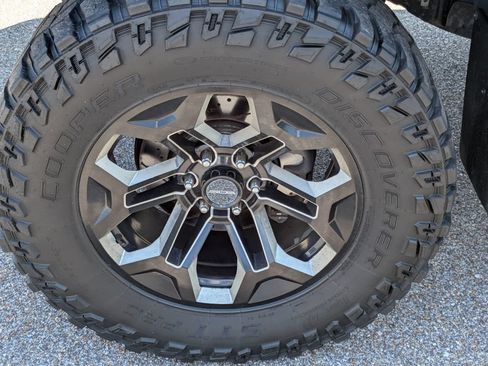 Used 2019 Ford F150 Raptor w/ Equipment Group 802A Luxury AWD/4WD image 10