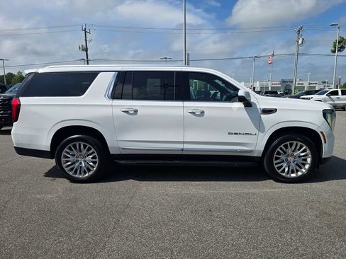 Used 2025 GMC Yukon XL Denali AWD/4WD image 6