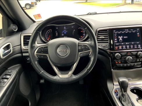 Used 2022 Jeep Grand Cherokee Laredo X image 5