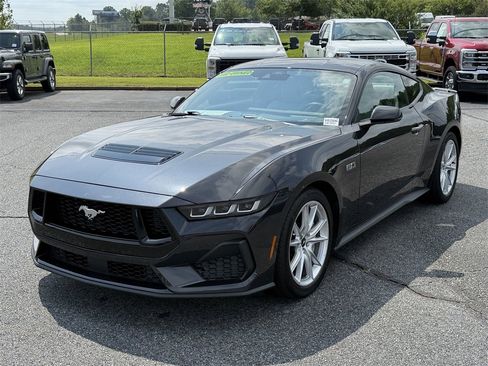 Used 2024 Ford Mustang GT Premium image 3