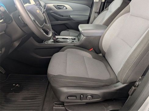 Used 2019 Chevrolet Traverse LT image 13