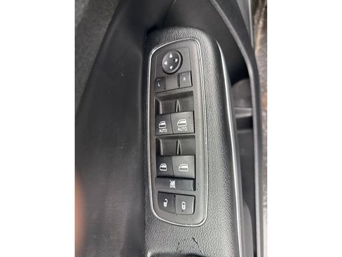 Used 2022 Chrysler 300 Touring AWD/4WD image 31