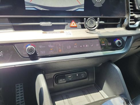 Certified 2023 Kia Sportage X-Pro AWD/4WD image 30