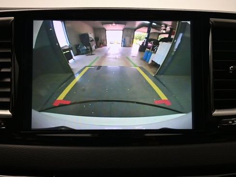 Used 2023 Chrysler Pacifica Touring-L FWD image 13