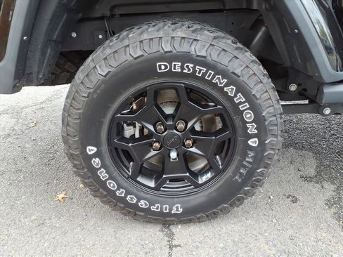 Used 2022 Jeep Gladiator Willys image 8