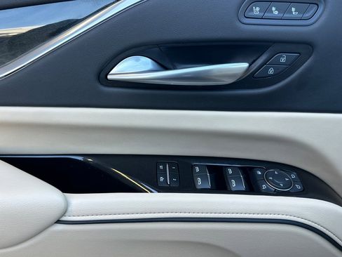 Certified 2024 Cadillac Escalade Premium Luxury image 10