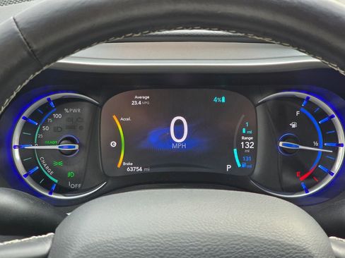 Used 2020 Chrysler Pacifica Touring w/ S Appearance Package image 31