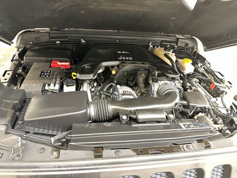 Used 2019 Jeep Wrangler Unlimited Sport S AWD/4WD image 35