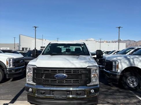 New 2026 Ford F250 XL w/ XL Chrome Package image 30