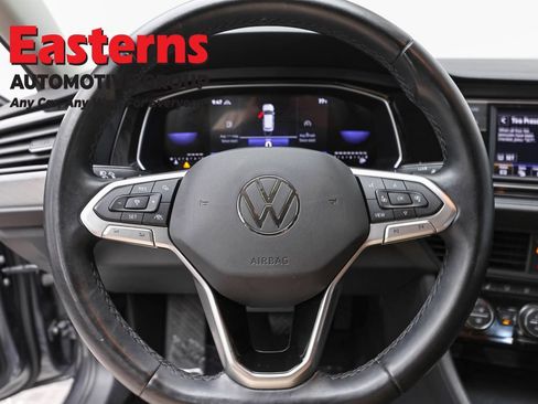 Used 2024 Volkswagen Jetta SE FWD image 10