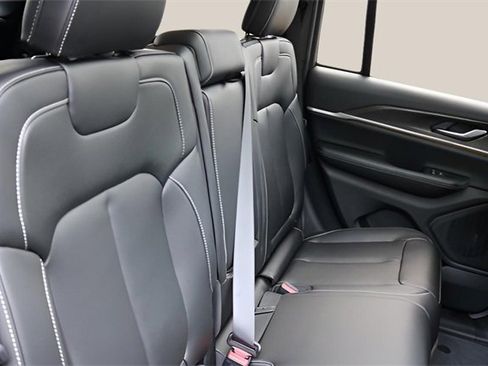 New 2025 Jeep Grand Cherokee Limited image 18