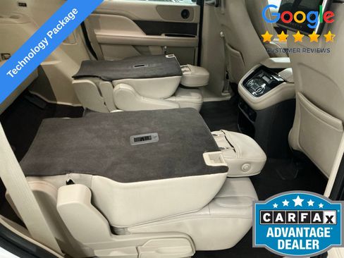 Used 2018 Lincoln Navigator Select w/ Technology Package RWD image 16