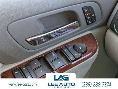 Used 2011 Chevrolet Avalanche LTZ image 16