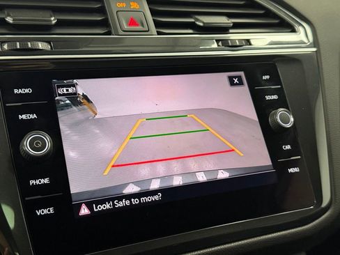 Used 2022 Volkswagen Tiguan SE w/ Panoramic Sunroof Package image 20