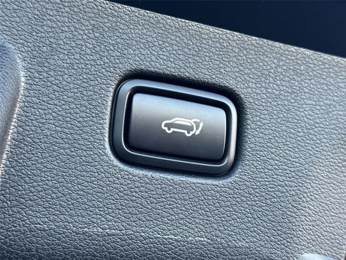 Used 2025 Kia Sportage X-Line w/ Premium Package image 14