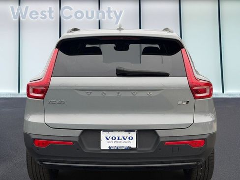 Certified 2025 Volvo XC40 B5 Plus AWD/4WD image 6