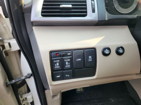 Used 2014 Honda Odyssey Touring Elite image 38