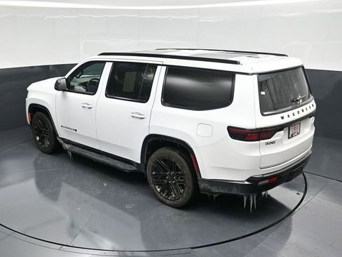 Certified 2024 Jeep Wagoneer Series II image 20