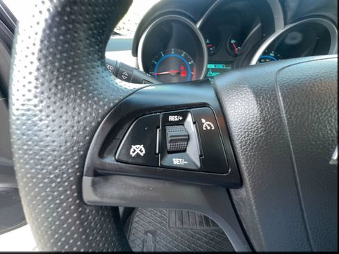 Used 2015 Chevrolet Cruze LS FWD image 18