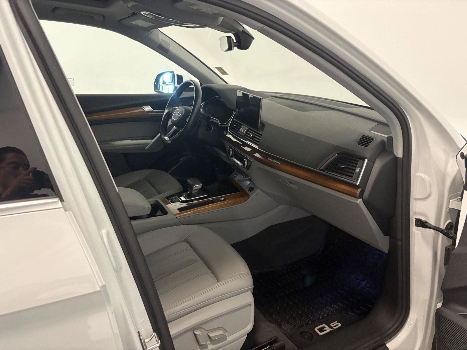 Used 2023 Audi Q5 2.0T Premium Plus AWD/4WD image 47