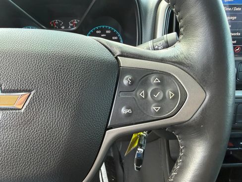 Used 2022 Chevrolet Colorado Z71 w/ Safety Package AWD/4WD image 22