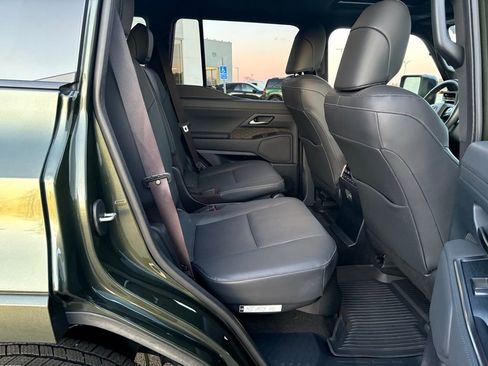 Used 2024 Lexus GX 550 w/ Accessory Package (2T) image 20