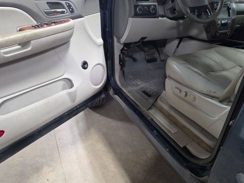 Used 2007 Chevrolet Avalanche LTZ w/ LTZ Preferred Equipment Group AWD/4WD image 19