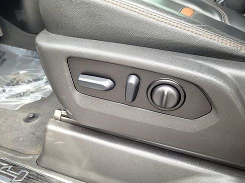 Used 2022 GMC Sierra 1500 AT4 w/ AT4 Carbonpro Edition image 10