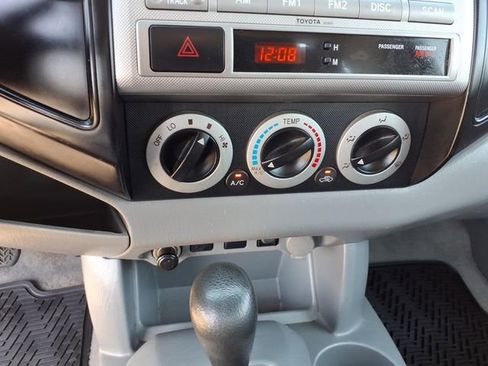 Used 2011 Toyota Tacoma 2WD Regular Cab image 10