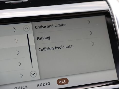 Used 2021 Land Rover Discovery Sport SE AWD/4WD image 28