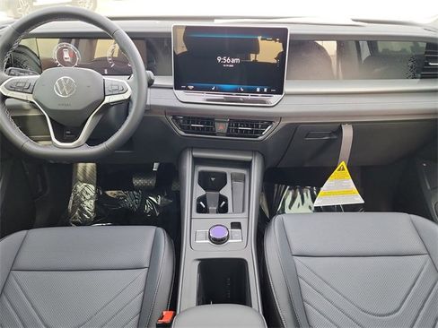 New 2026 Volkswagen Tiguan SE image 18