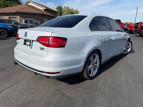 Used 2017 Volkswagen Jetta GLI FWD image 7
