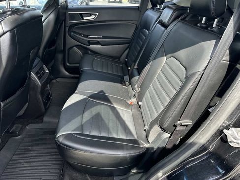 Used 2018 Ford Edge SEL w/ Equipment Group 201A AWD/4WD image 12