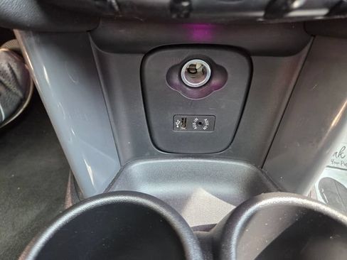 Used 2017 MINI Cooper 2-Door Hardtop FWD image 29