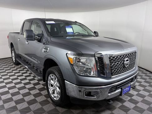 Used 2017 Nissan Titan SV image 1