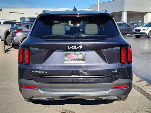 New 2026 Kia Sorento S image 4
