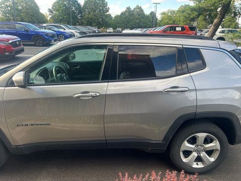 Used 2019 Jeep Compass Latitude AWD/4WD image 6