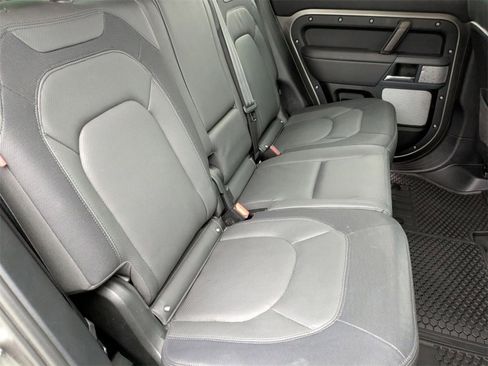 Used 2023 Land Rover Defender 130 X-Dynamic SE image 33