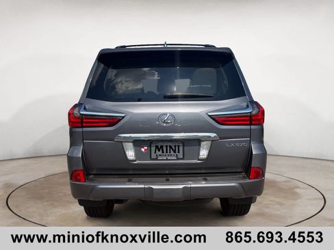 Used 2017 Lexus LX 570 4WD w/ Luxury Package image 4