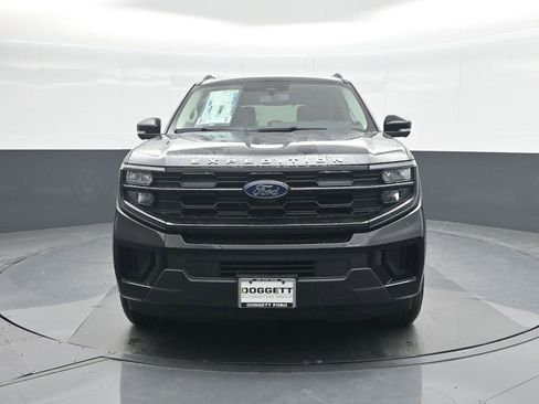 New 2025 Ford Expedition Active image 5