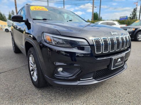 Used 2020 Jeep Cherokee Latitude Plus w/ Cold Weather Group AWD/4WD image 3