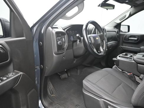 Used 2019 Chevrolet Silverado 1500 Custom w/ Custom Value Package RWD image 9