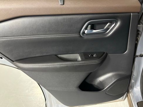 Used 2023 Nissan Rogue Platinum w/ Platinum Premium Package FWD image 35