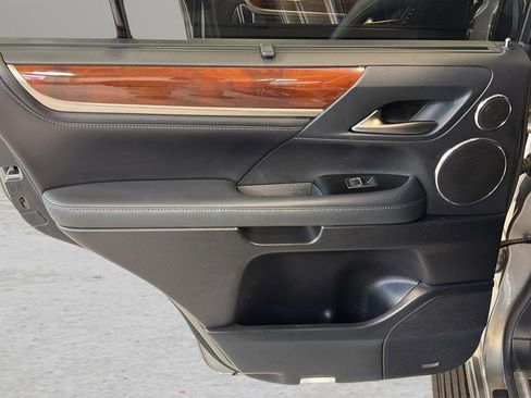 Used 2016 Lexus LX 570 4WD image 14