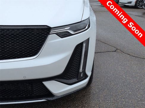 Used 2025 Cadillac XT6 Sport w/ LPO, Floor Liner Package image 10